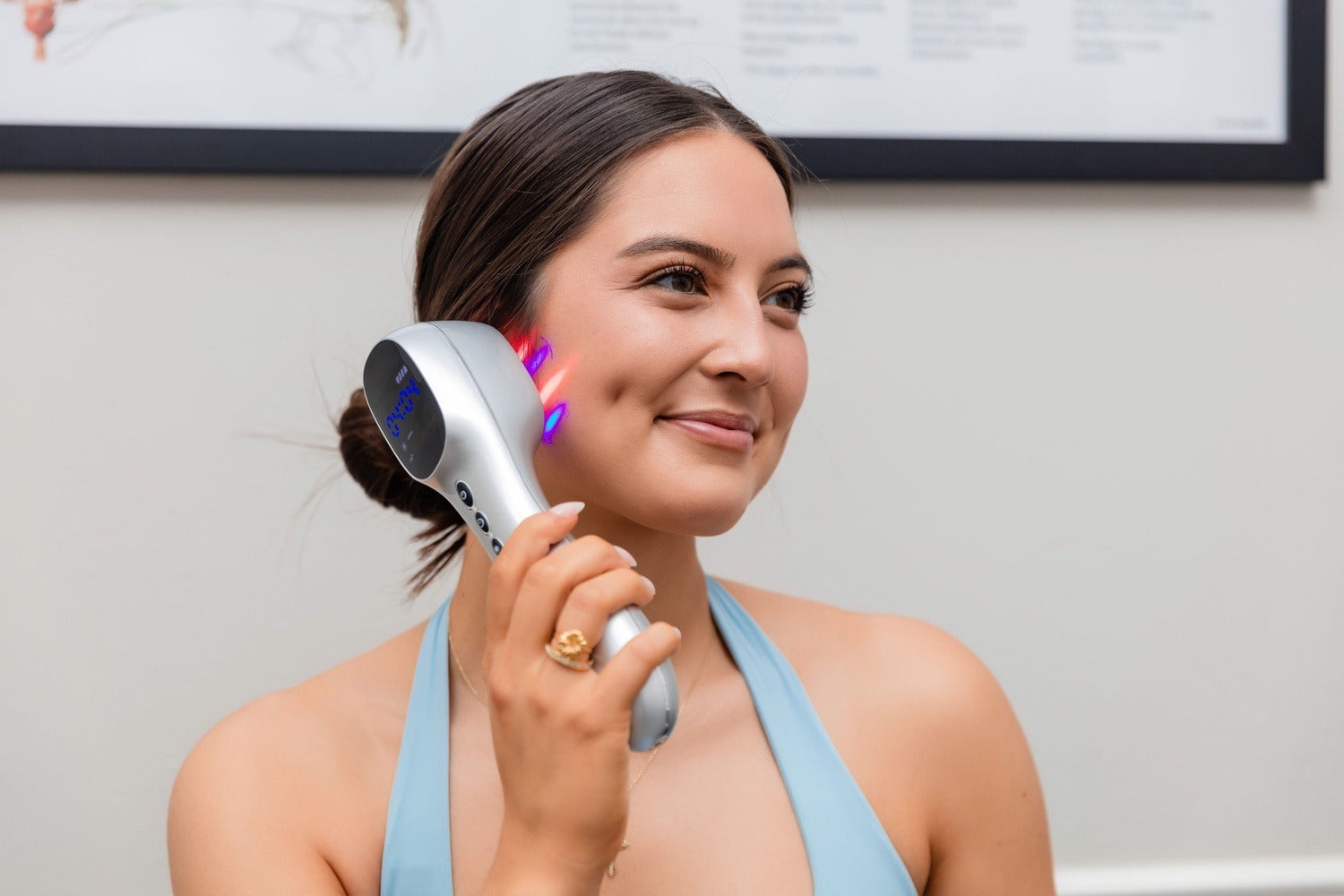 True Laser Pro Platinum cold laser therapy device for pain relief and sports recovery